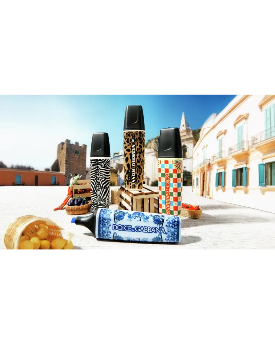 Vier STABILO BOSS markeerstiften met Dolce Gabbana print pastelblauw pastelgeel beige zwart